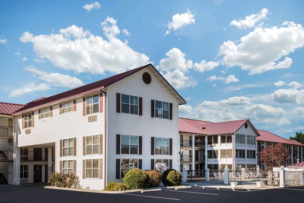 super 8 by wyndham sevierville riverside