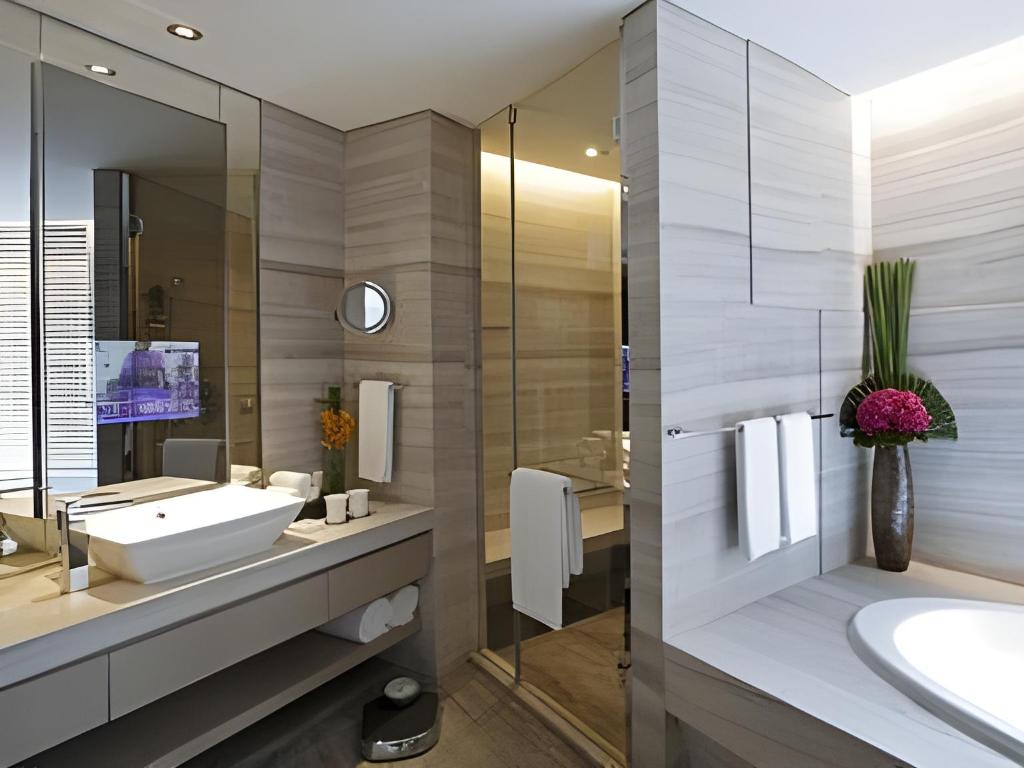 intercontinental shanghai jingan by ihg