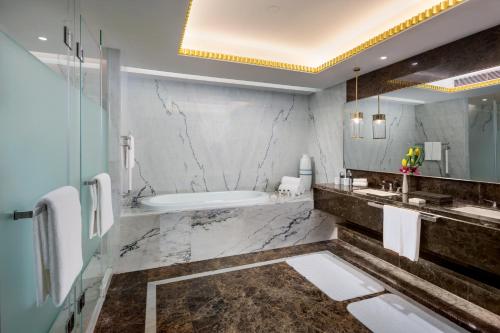 intercontinental shanghai jingan by ihg