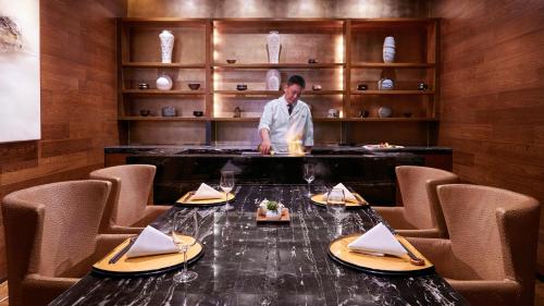 intercontinental shanghai jingan by ihg