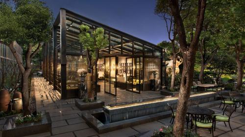 intercontinental shanghai jingan by ihg