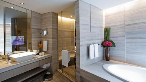 intercontinental shanghai jingan by ihg
