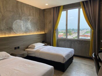 sri indar hotel and suites