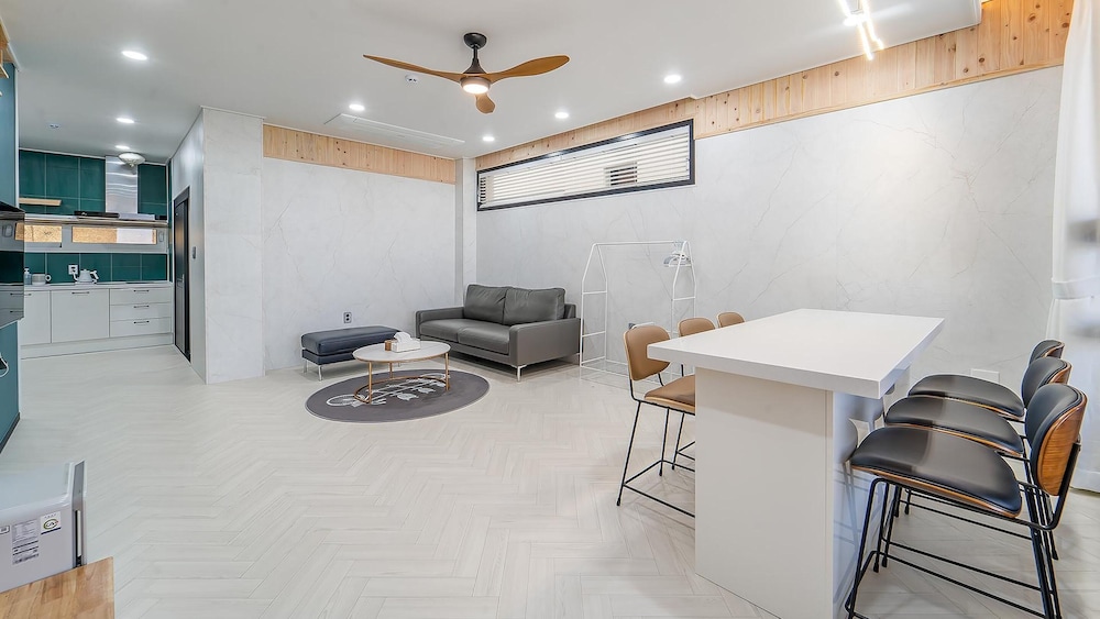 yeosu liposo poolvilla