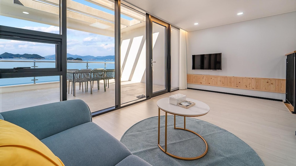 yeosu liposo poolvilla
