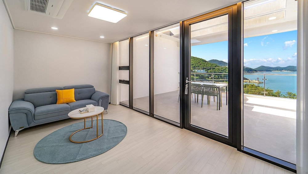 yeosu liposo poolvilla