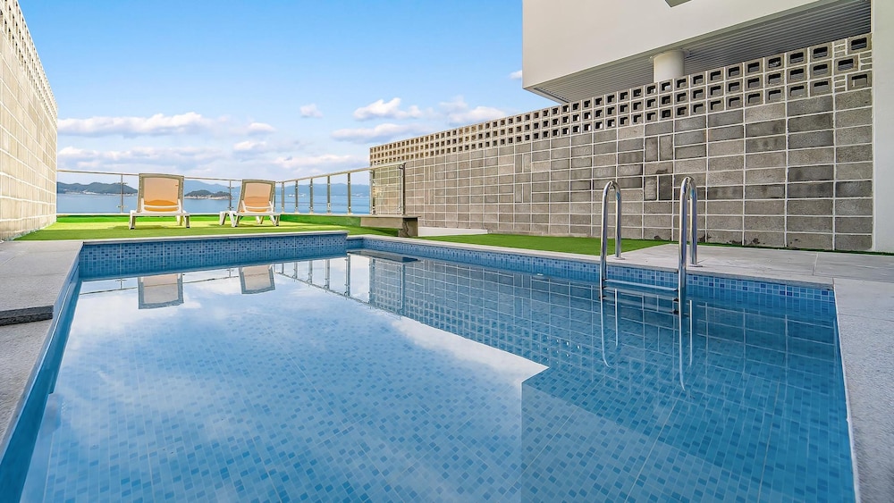 yeosu liposo poolvilla