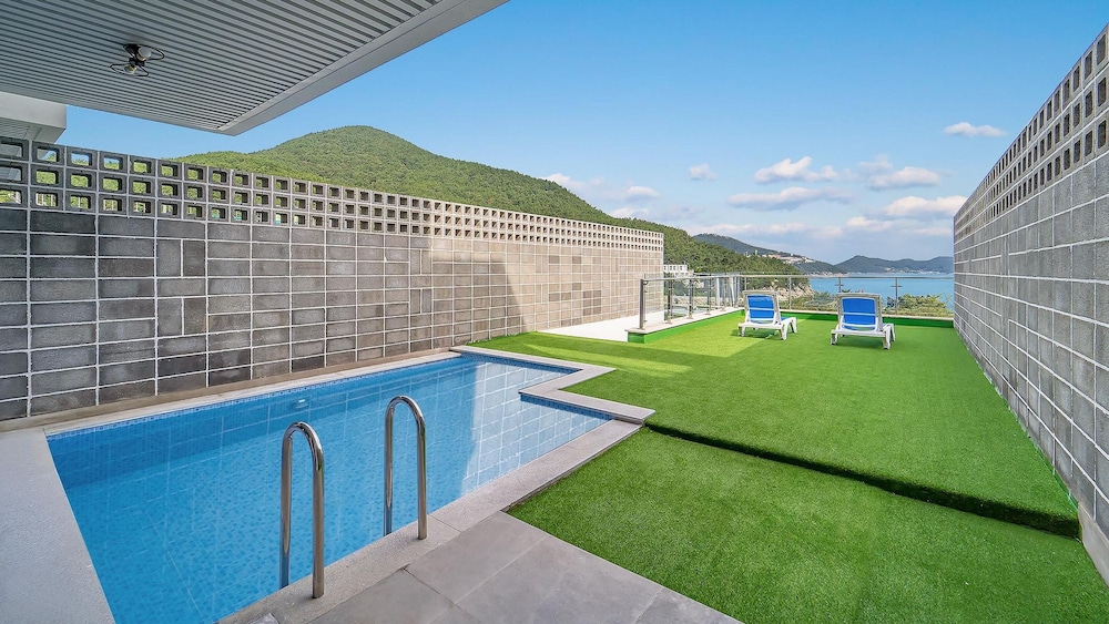 yeosu liposo poolvilla