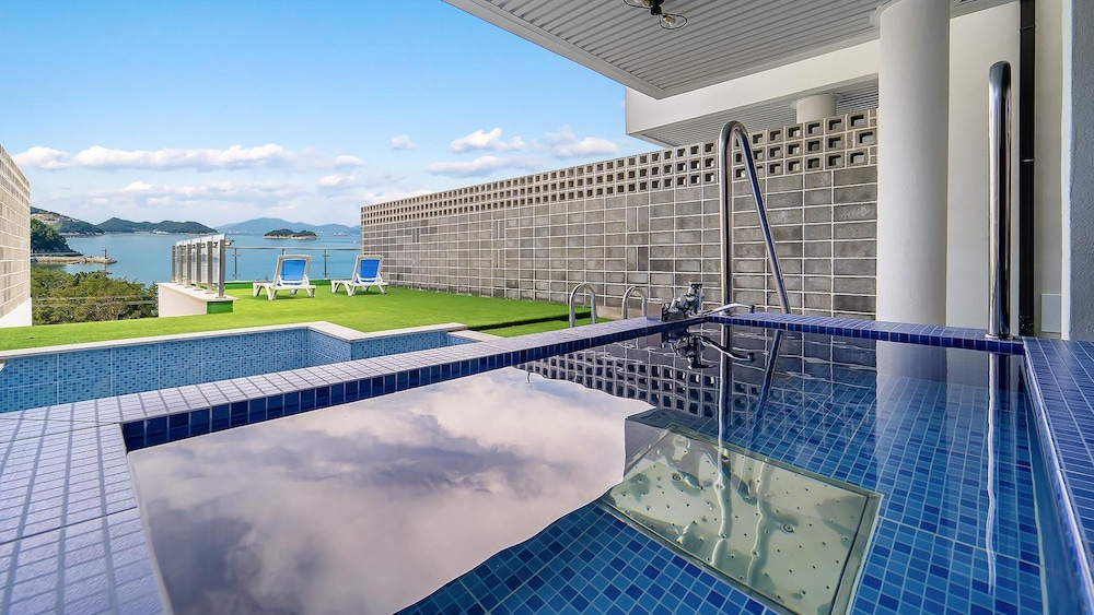 yeosu liposo poolvilla