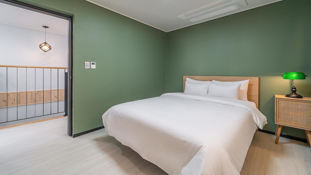 yeosu liposo poolvilla