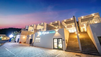 yeosu liposo poolvilla