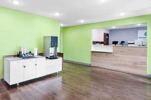 Woodspring Suites Hudson Port Richey,Bayonet Point>>Anclote Key Preserve State Park,2.5 star