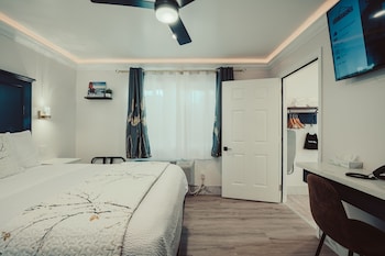 blufftop inn and suites wharf restaurant district