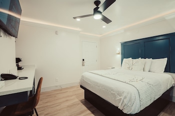 blufftop inn and suites wharf restaurant district