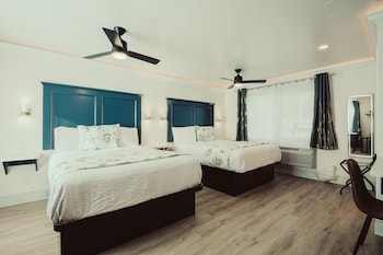 blufftop inn and suites wharf restaurant district