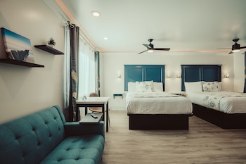 blufftop inn and suites wharf restaurant district