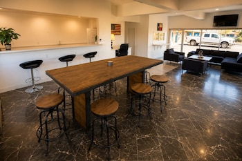 Town Place Studio,1307 E Coliseum Dr,2 star