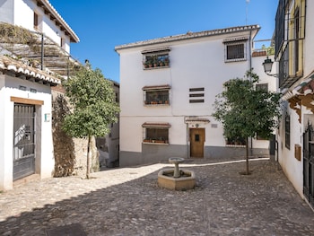 limehome granada calle mirasol