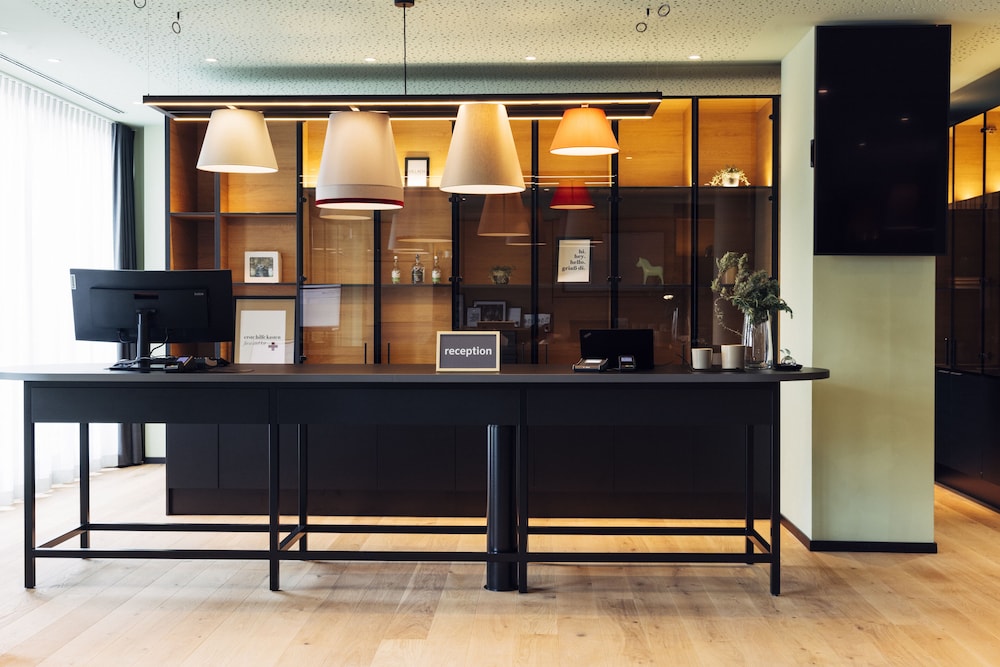 harrys home hotel and apartments