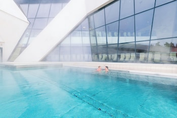 harrys home hotel and apartments