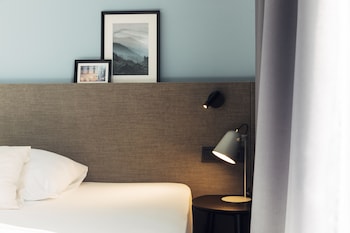 harrys home hotel and apartments