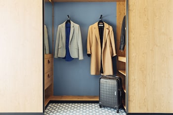 harrys home hotel and apartments