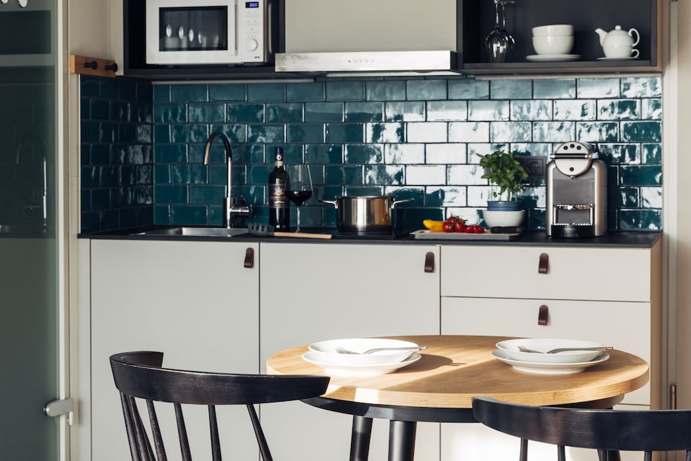 harrys home hotel and apartments