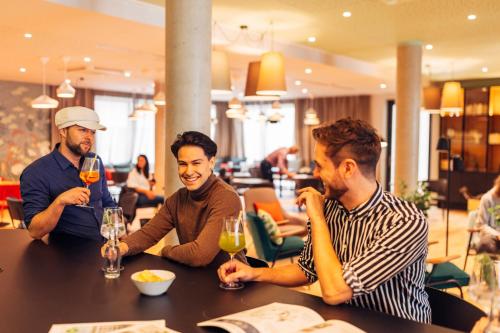 harrys home hotel and apartments