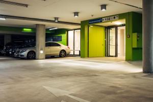 harrys home hotel and apartments