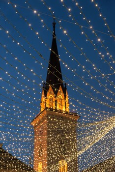 harrys home hotel and apartments