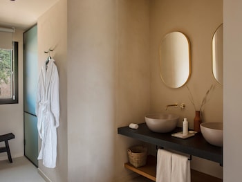the lodge mallorca