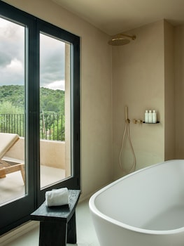 the lodge mallorca