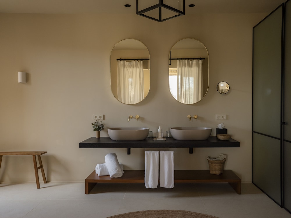 the lodge mallorca