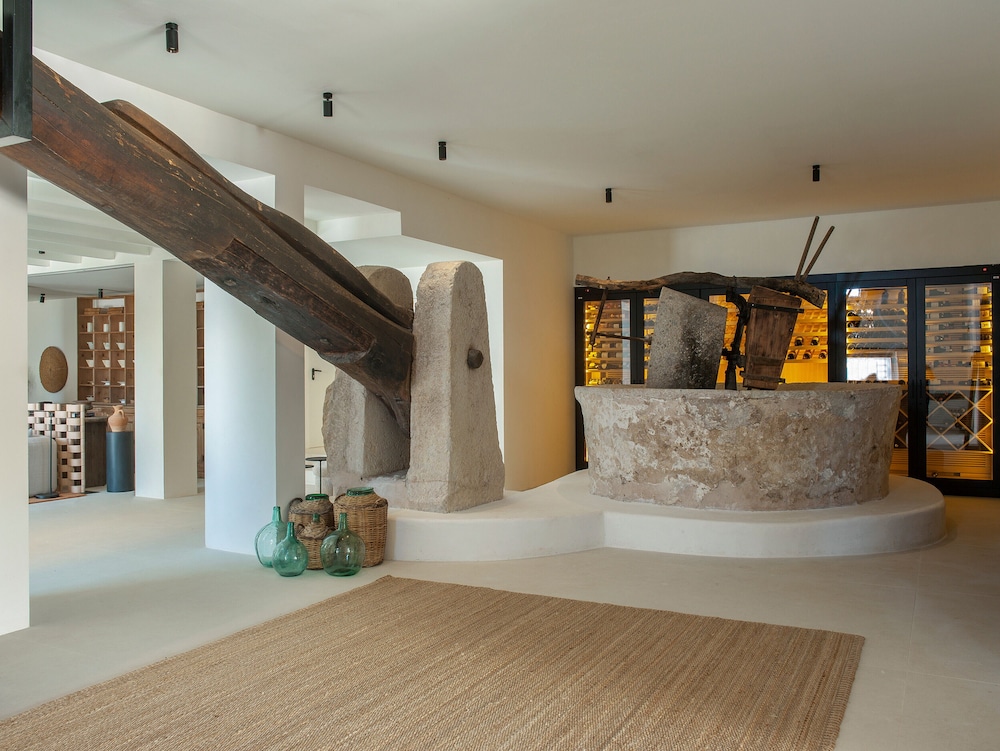 the lodge mallorca