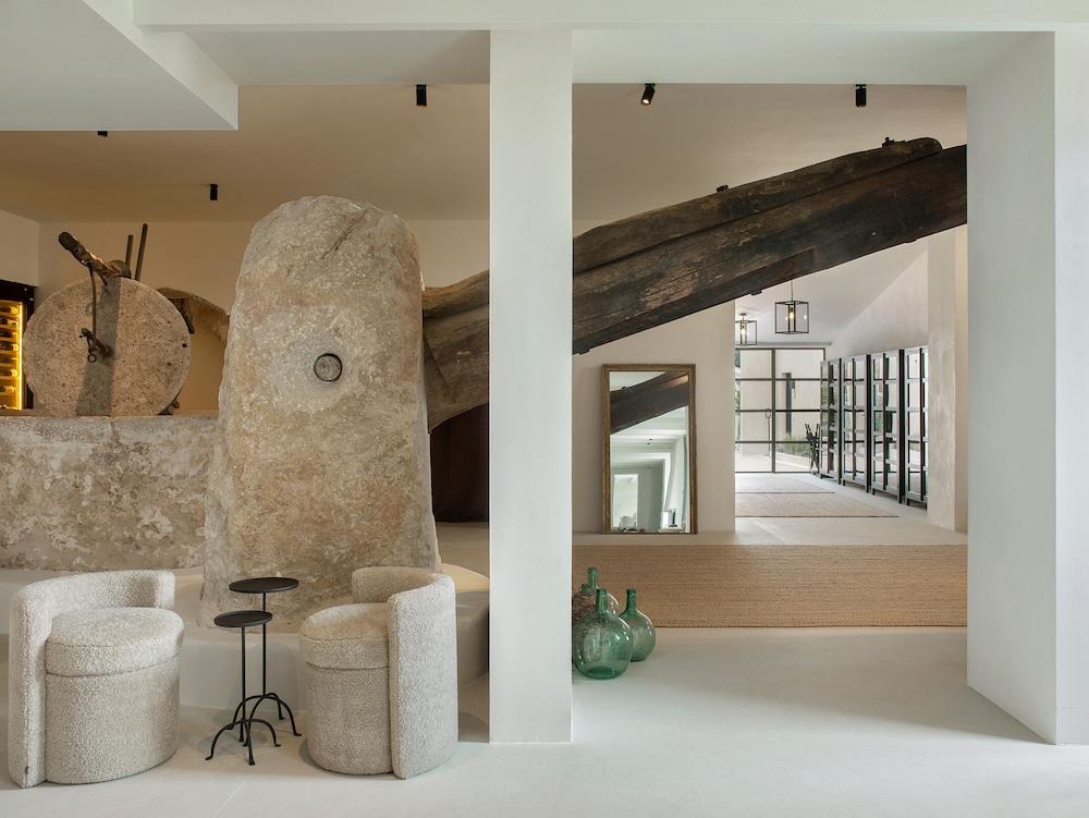 the lodge mallorca