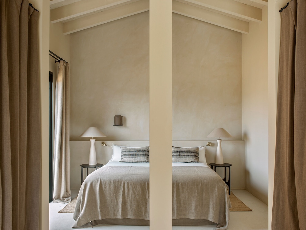 the lodge mallorca