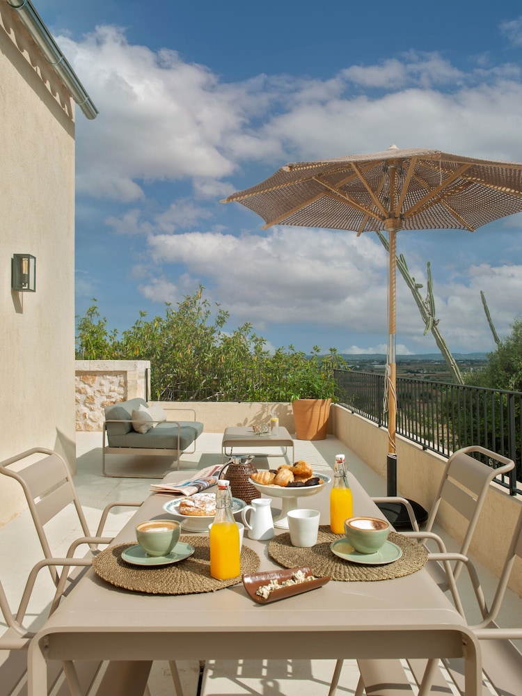 the lodge mallorca
