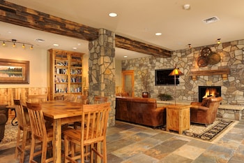 Jackpine & Black Bear Condos,United States Of America>>Keystone,2 star
