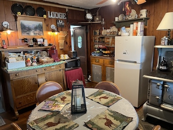 Seymour Lake Lodge,Orleans>>Morgan,2 star