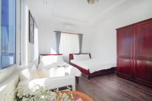 sky apartment and hotel
