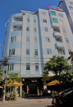 sky apartment and hotel