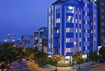 sky apartment and hotel