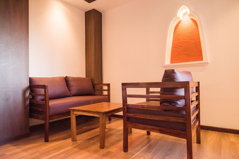 everest boutique hotel