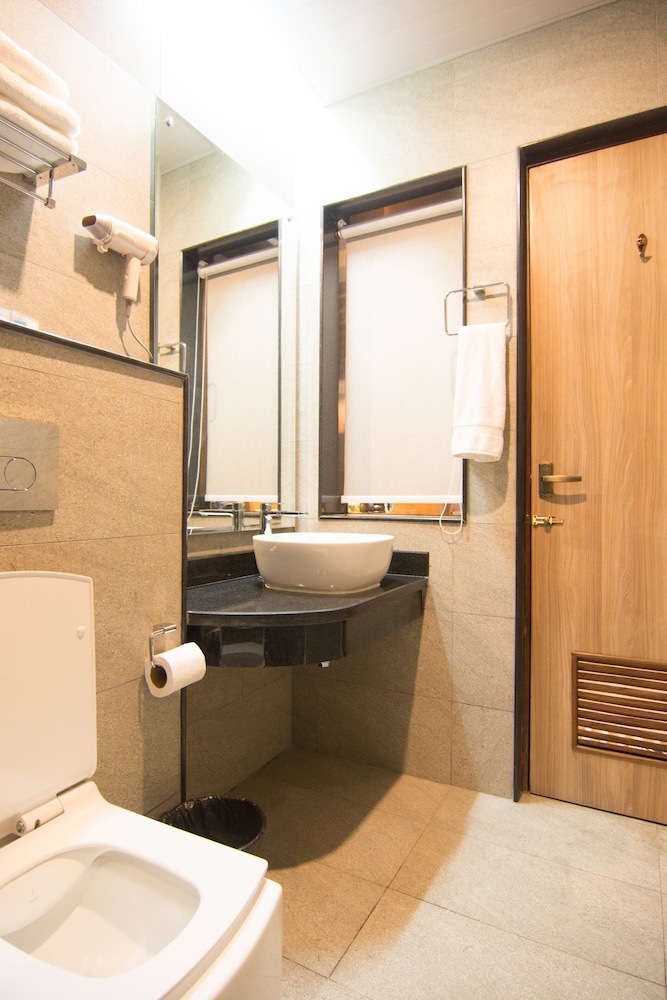 everest boutique hotel