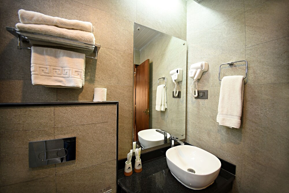 everest boutique hotel