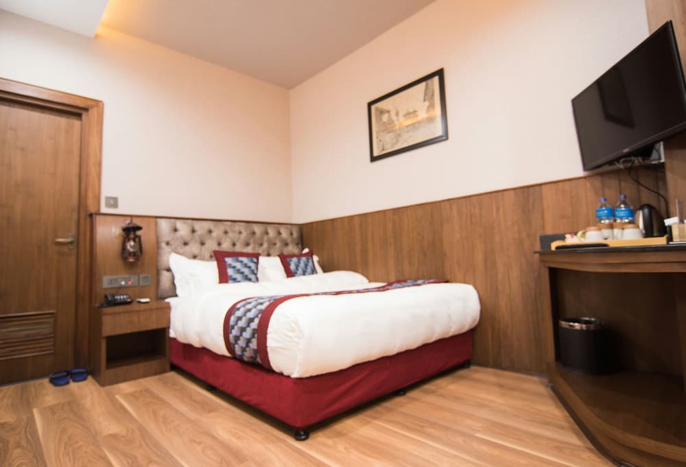 everest boutique hotel