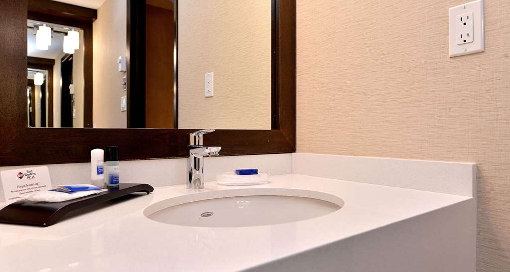 best western plus emerald isle hotel