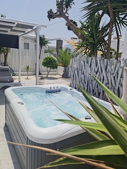 zoumis residence