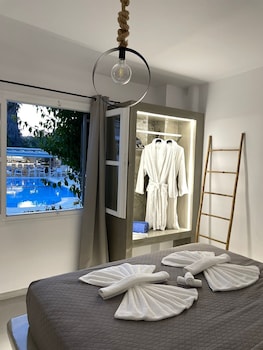 zoumis residence