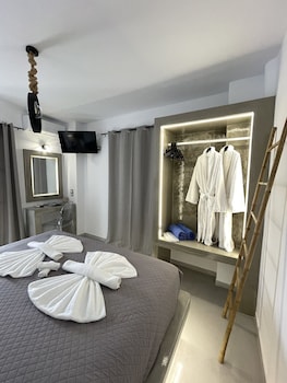 zoumis residence